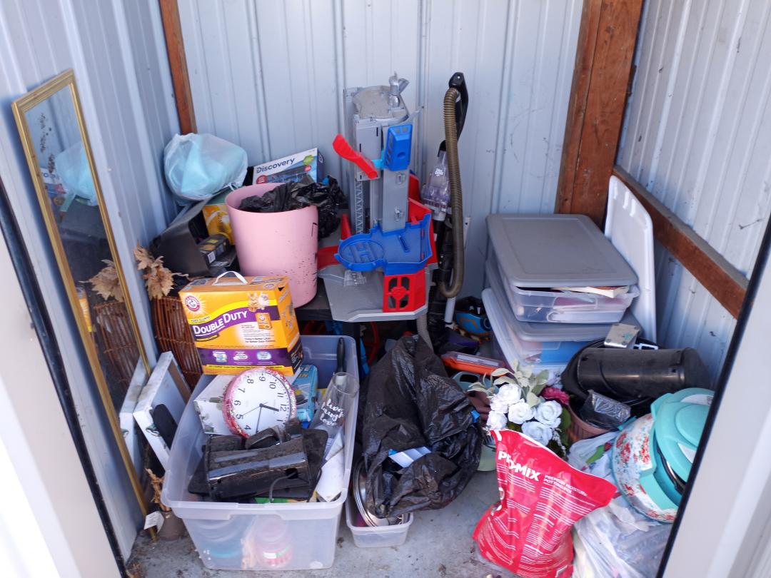 Storage Unit Auction in Topeka, KS at Capital City StorageGage ends on